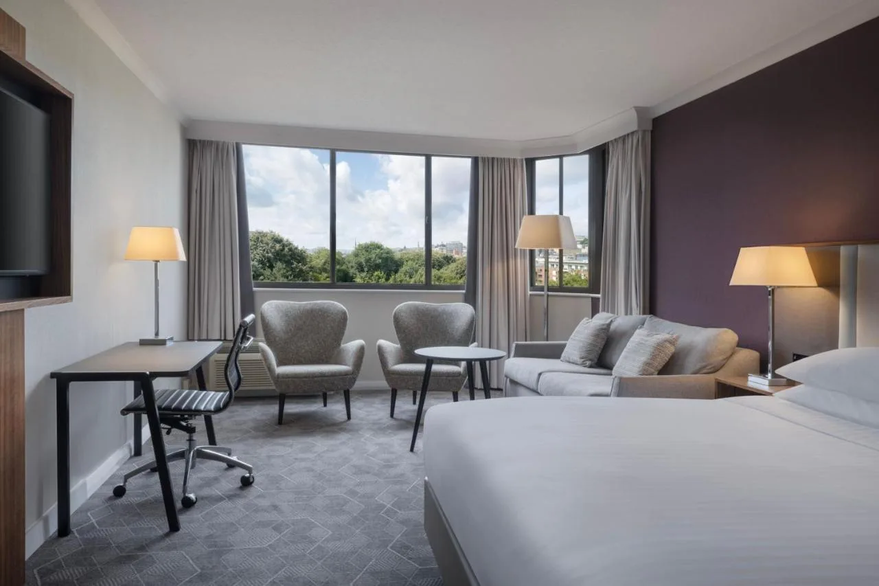 Corner Junior Suite with Executive Lounge Access